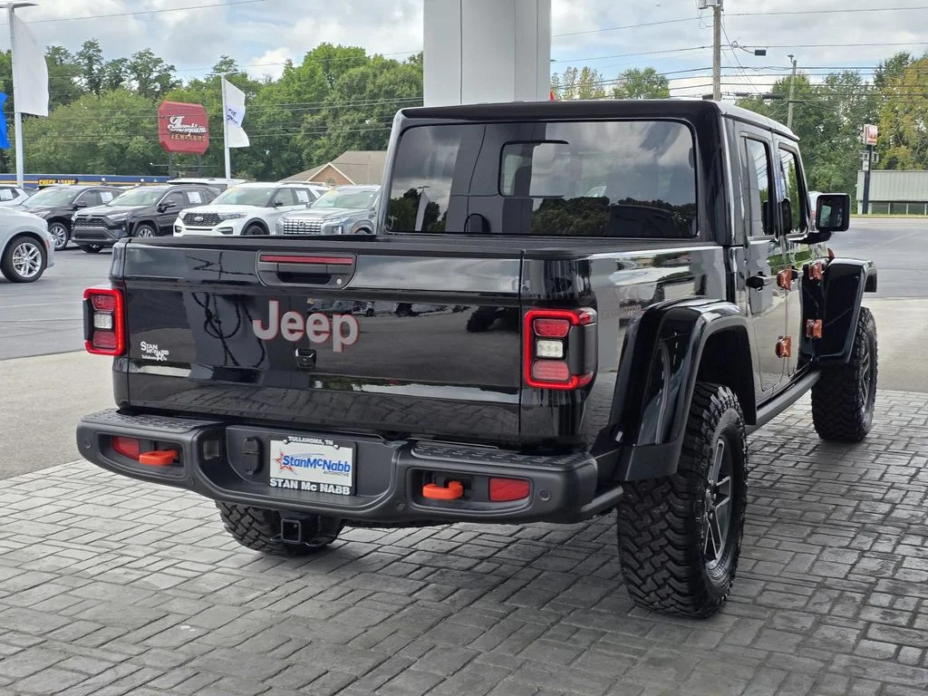 Used 2025 Black Clearcoat Jeep Mojave X image 7