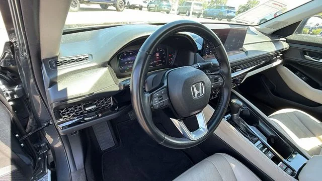 Used 2024  Honda Touring image 31
