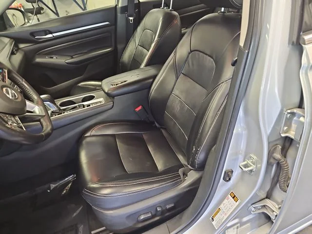 Used 2019 Silver Nissan 2.5 SL image 15