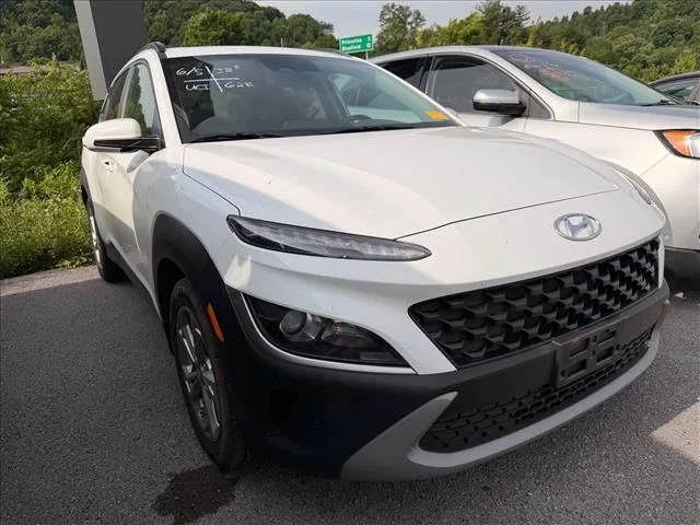 Used 2022 White Hyundai SEL image 20