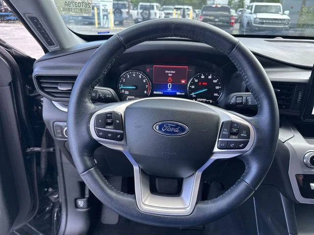 Used 2022 Black Ford XLT image 15