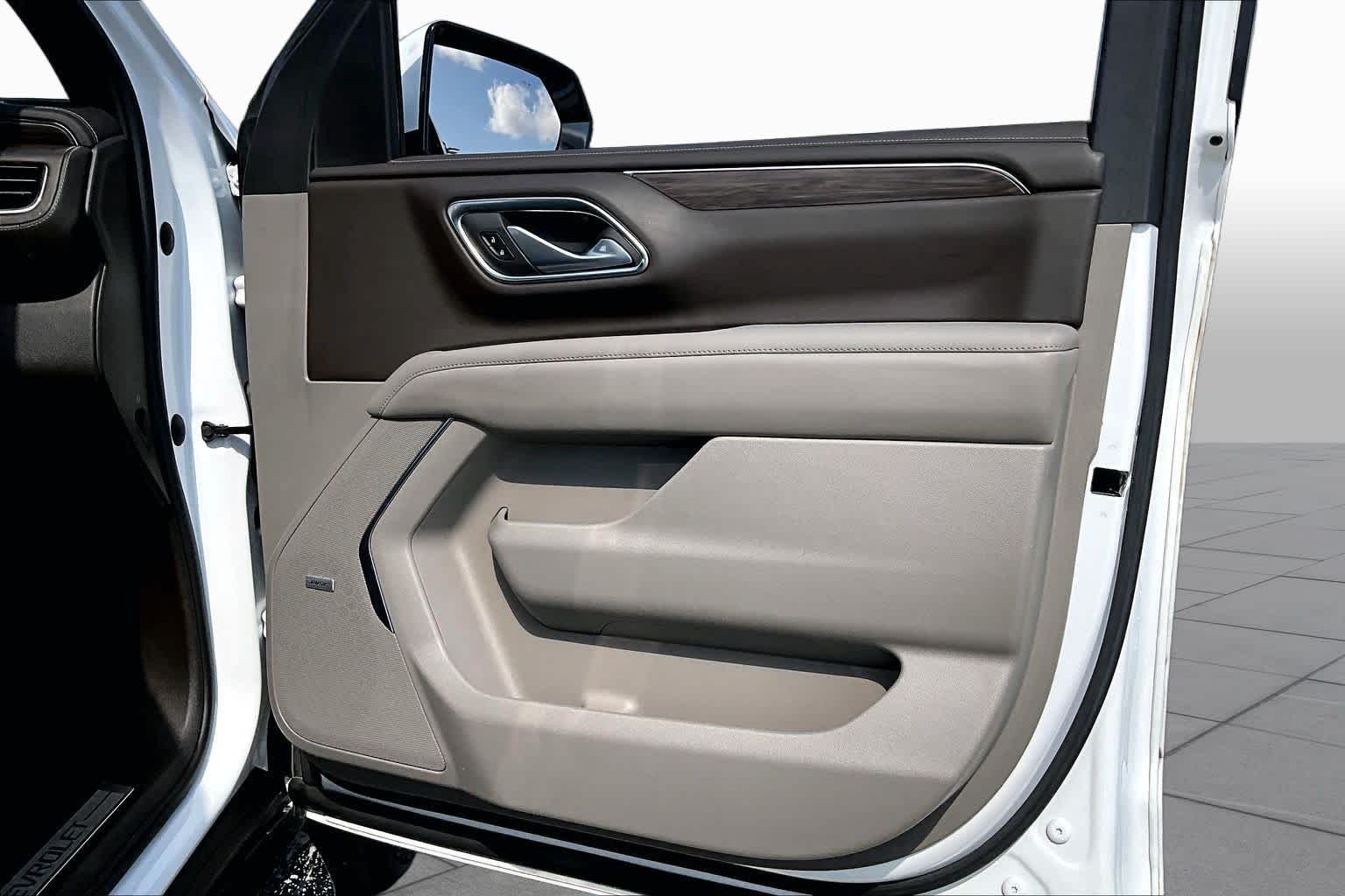 Used 2022 Summit White Chevrolet LT image 23