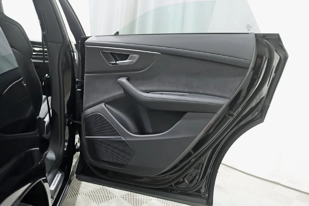 Used 2026 Black Audi 4.0T image 40