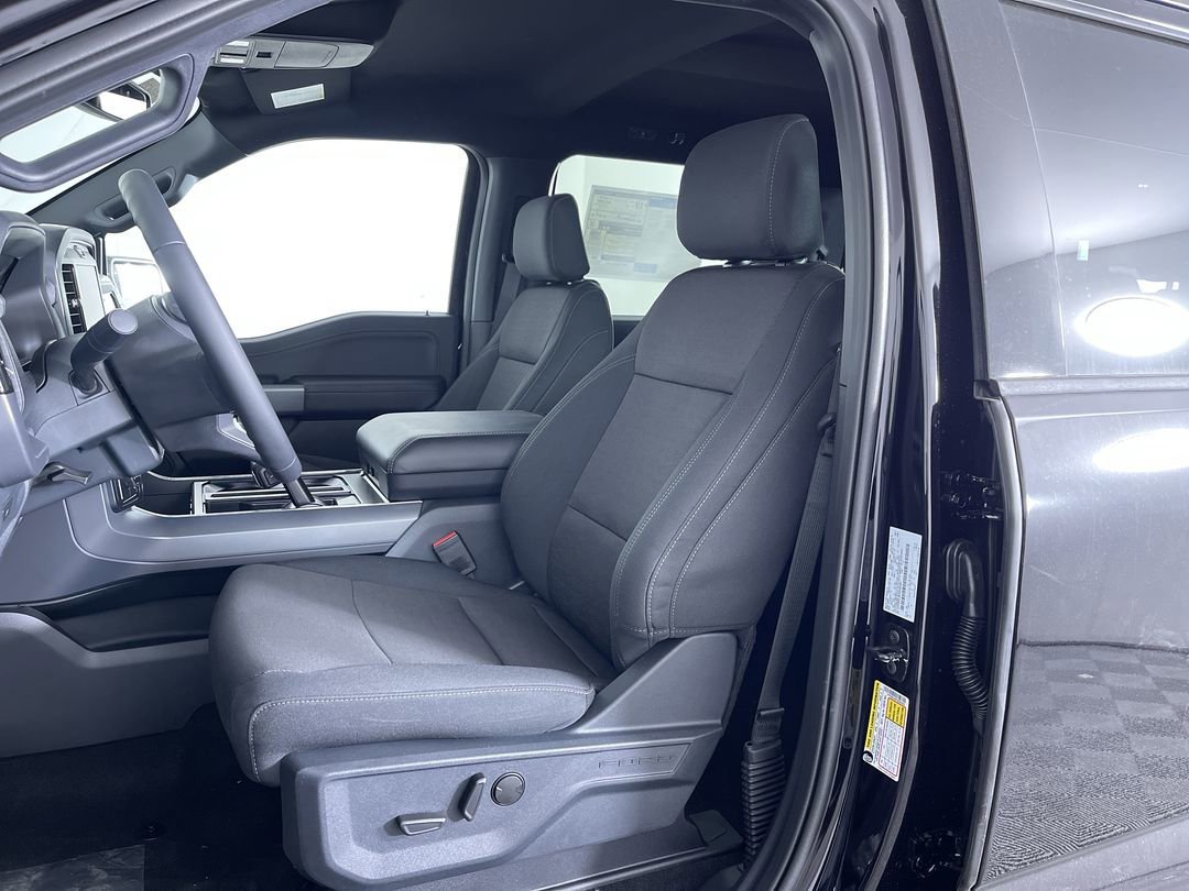 New 2026 Agate Black Metallic Ford XLT image 15