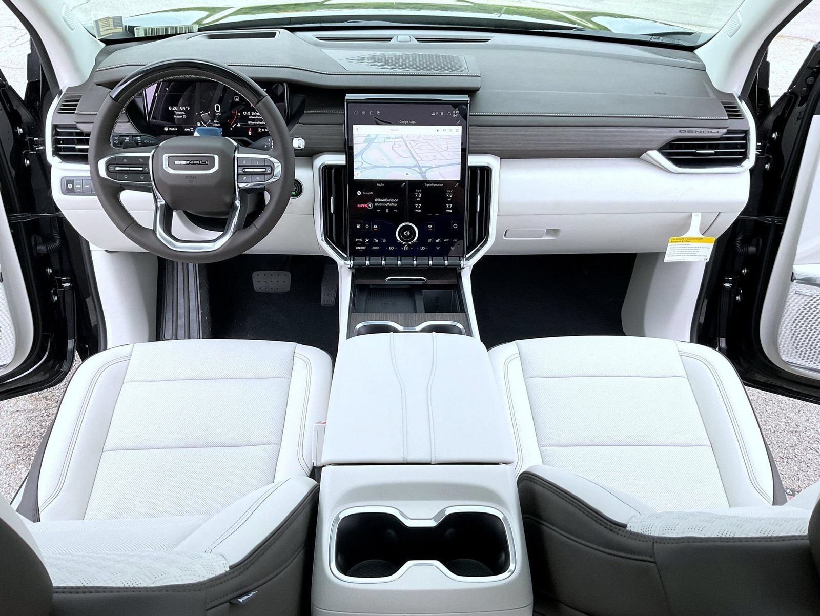 2027 GMC Acadia Denali - Photo 12