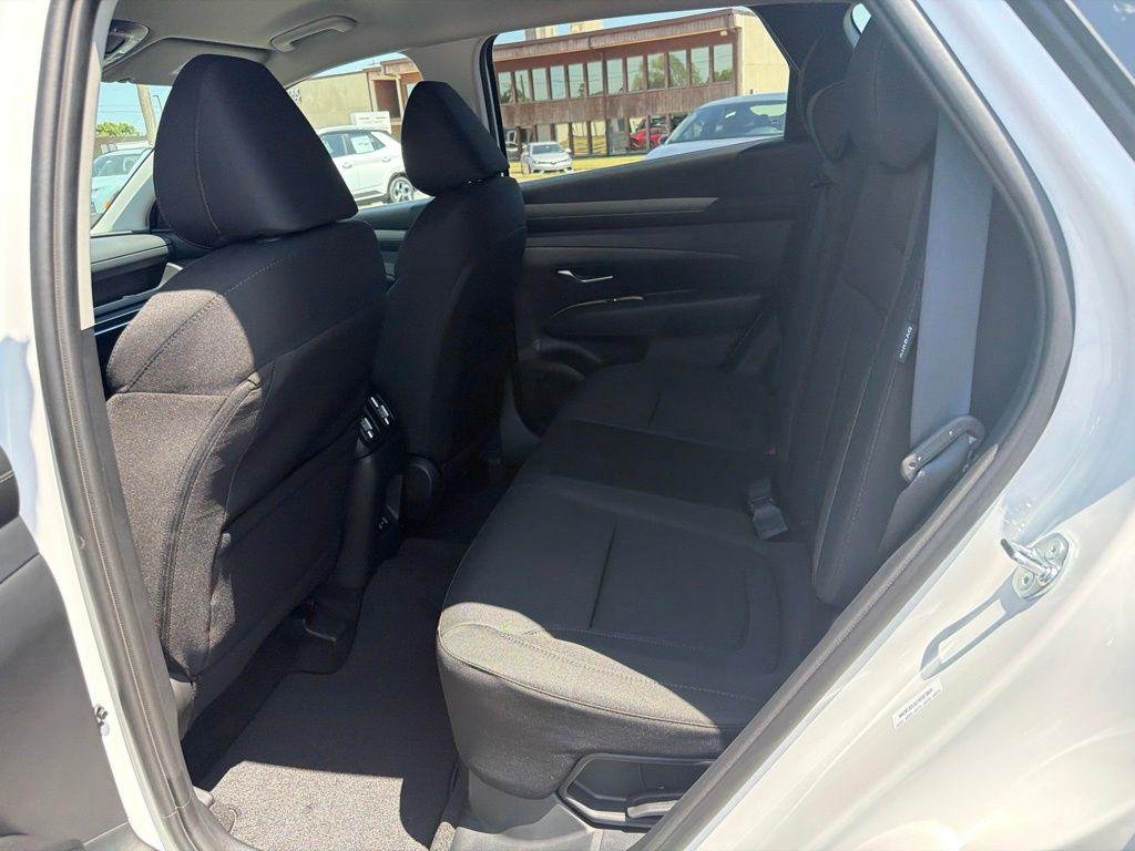 New 2026 White Hyundai SEL FWD image 12