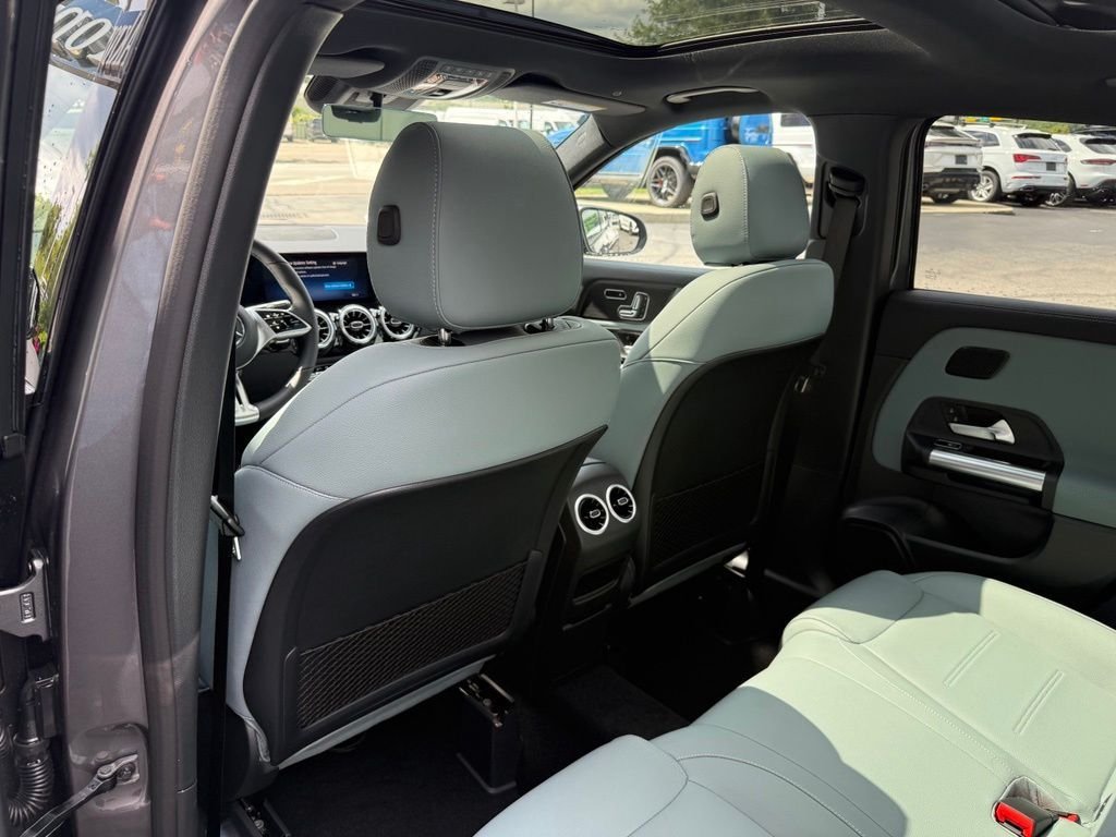 New 2026 Mountain Grey Metallic Mercedes-Benz GLA 250 image 8