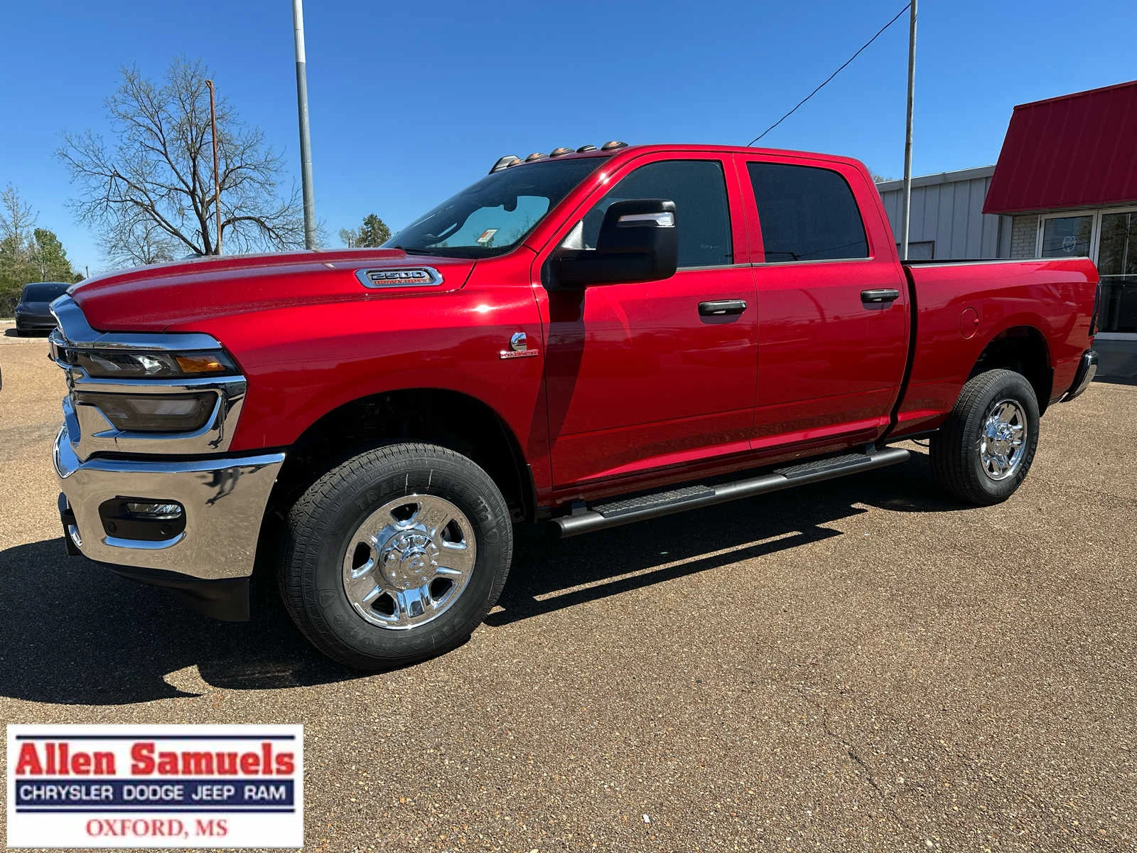 New 2026 Molten Red Pearl-Coat Exterior Paint RAM Tradesman image 7