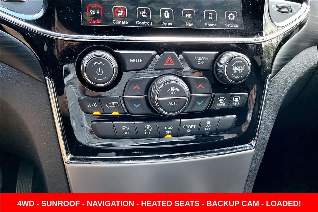 Used 2020 Black Jeep Altitude image 15