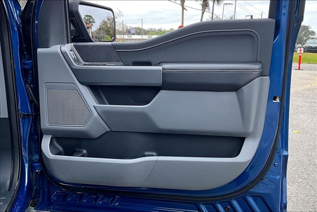 Used 2025 Blue Ford XLT image 28