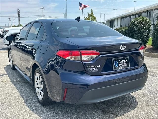 Used 2025  Toyota LE image 8