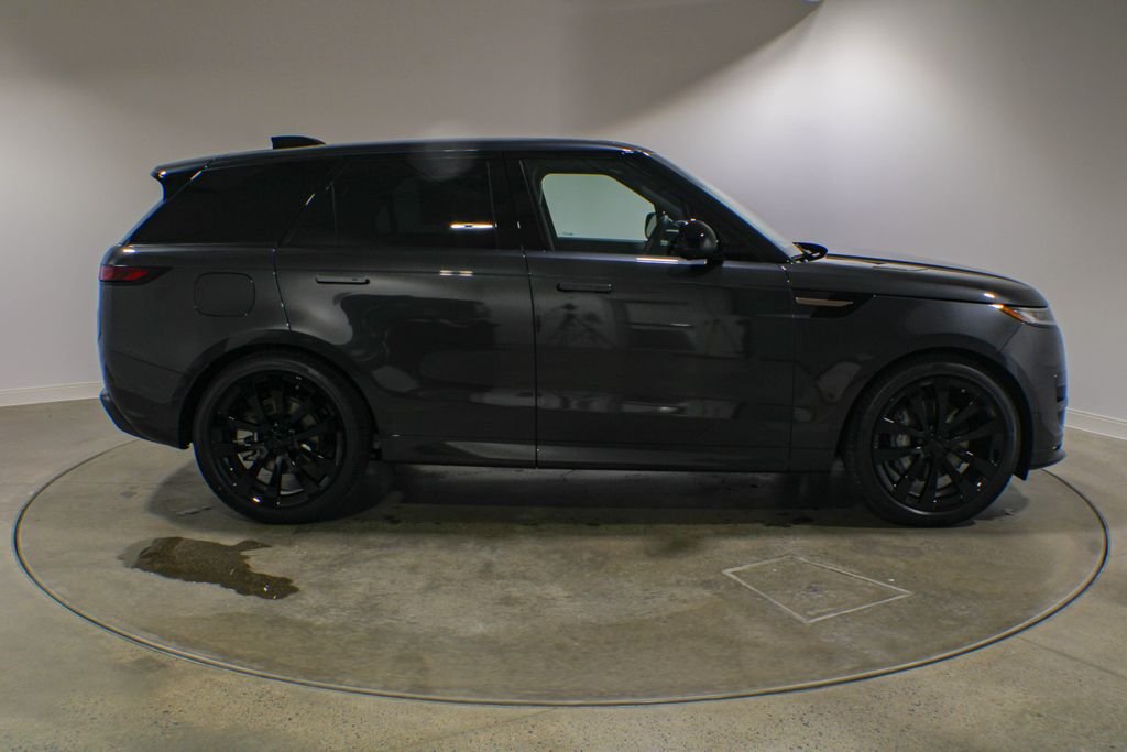 New 2026 Carpathian Grey Land Rover Dynamic SE image 7