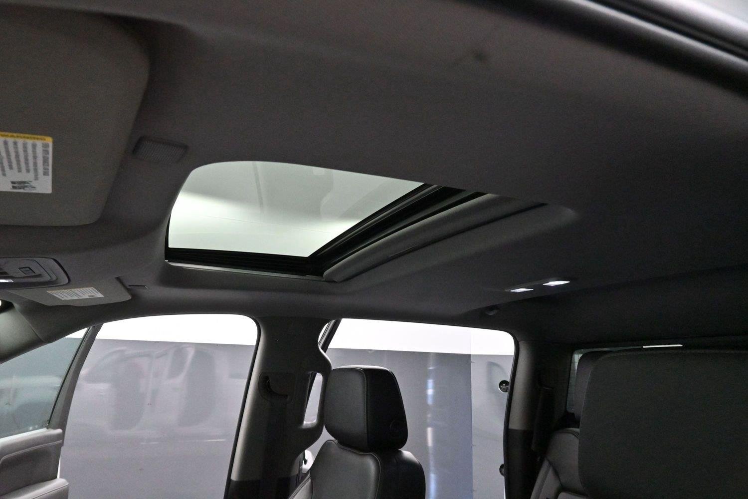 Used 2019 SUMMIT WHITE GMC SLT image 28
