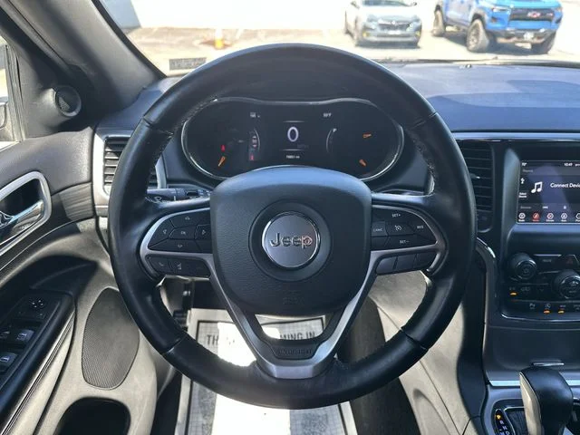 Used 2020 Black Jeep Laredo E image 13