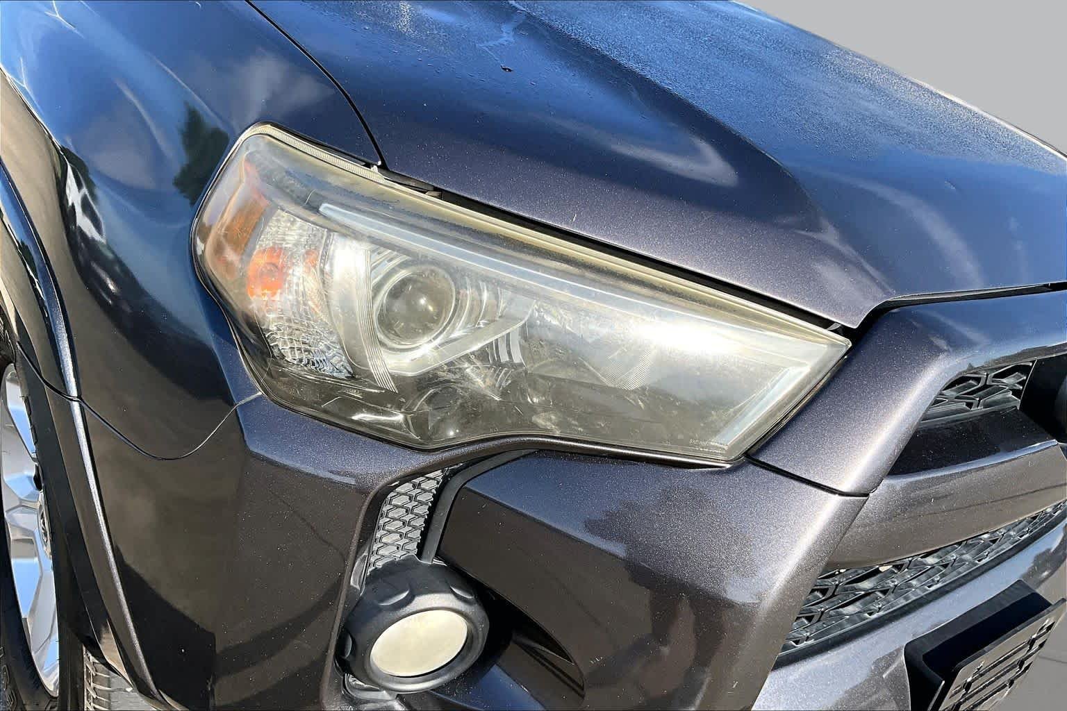 Used 2016 Magnetic Gray Metallic Toyota SR5 image 26