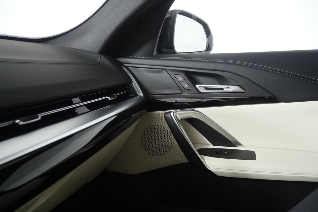 New 2026 Black Sapphire Metallic BMW xDrive28i image 22