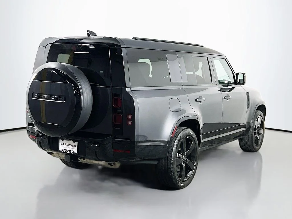 Certified Used 2025 Carpathian Grey Premium Metallic Land Rover X-Dynamic SE image 5