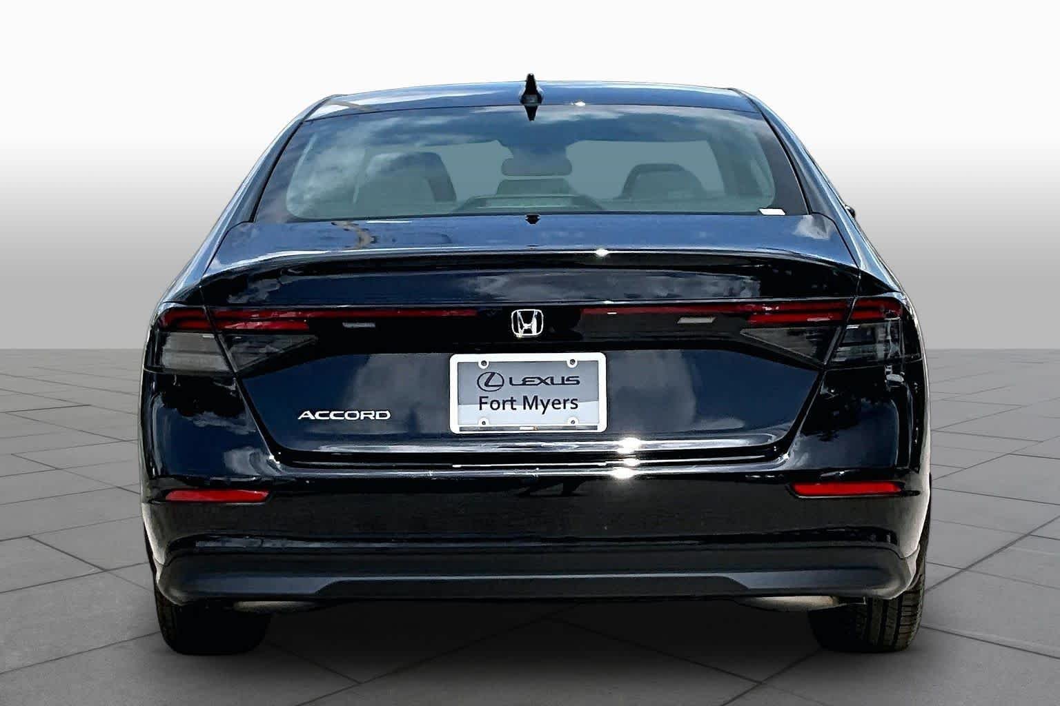 Used 2024 Crystal Black Pearl Honda EX image 5
