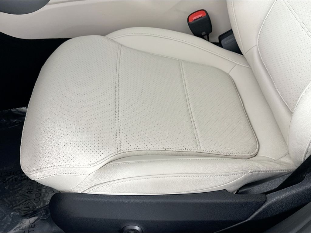 New 2026 Polar White Mercedes-Benz C 300 image 20