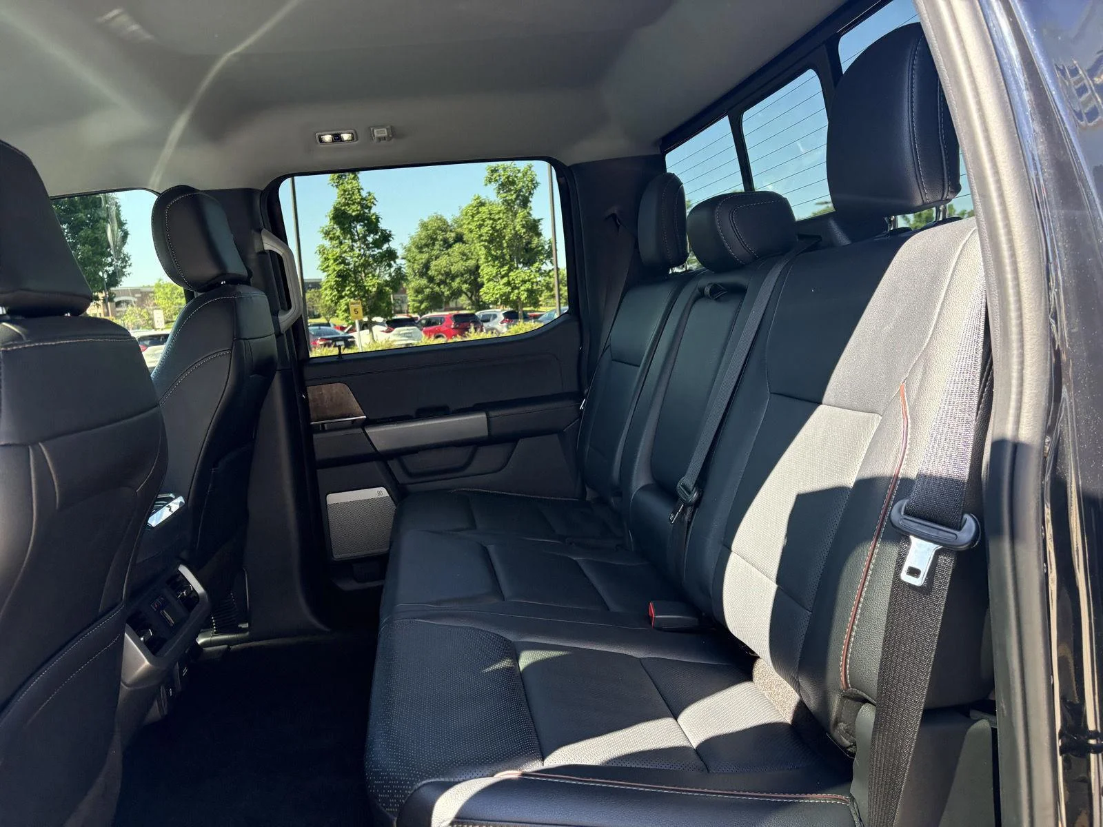 Used 2022 Agate Black Ford LARIAT image 20