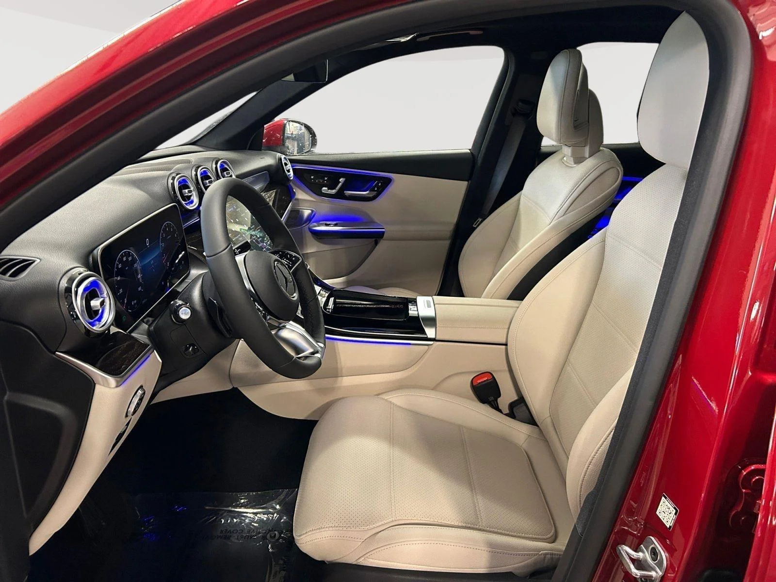 New 2026 MANUFAKTUR Patagonia Red Metallic Mercedes-Benz GLC 300 image 13