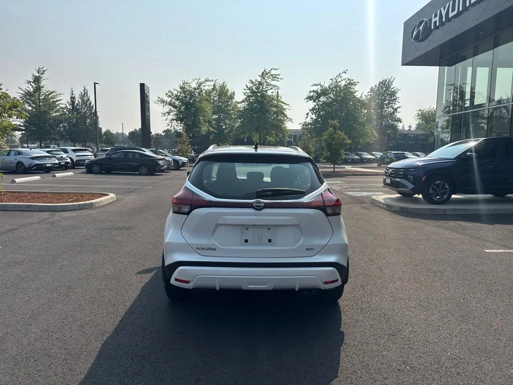 Used 2023 White Nissan SV image 4