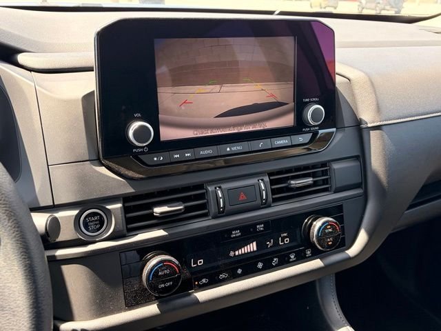 Used 2023 Gray Nissan S image 17