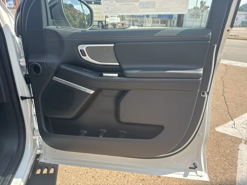 New 2025 Star White Metallic Tri-Coat Ford TREMOR® image 24