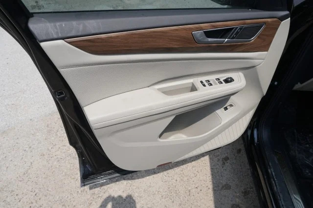 2024 Volkswagen Atlas SE w/Tech - Photo 14