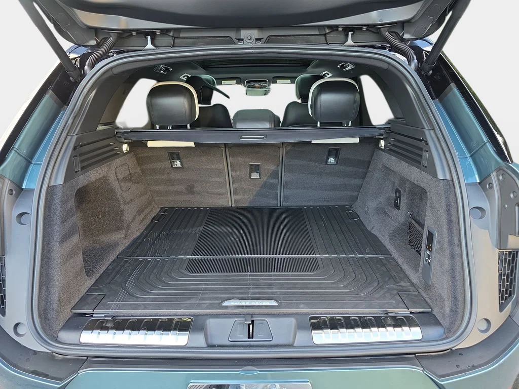 New 2026 Giola Green LAND ROVER Dynamic SE image 12