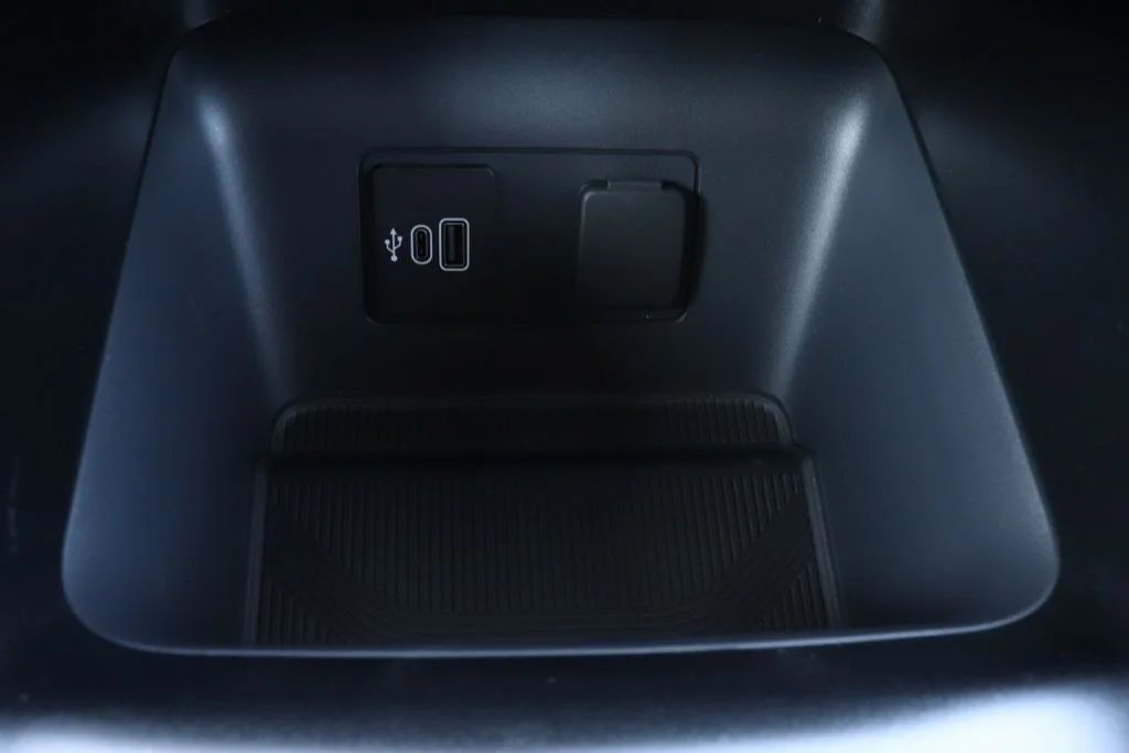 New 2026 Space White Metallic Ford Active image 27