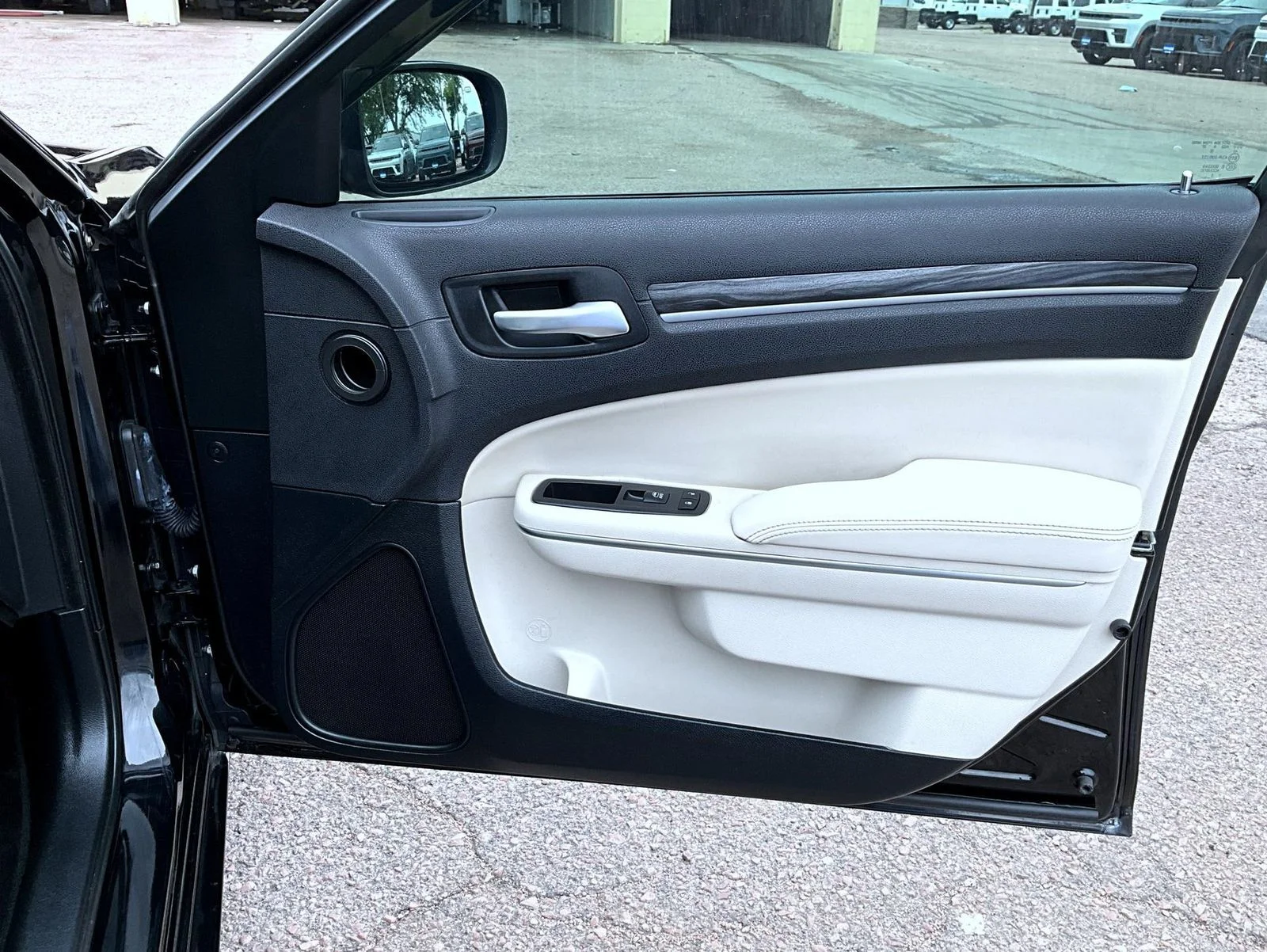 Certified Used 2018 Black Chrysler Touring image 17