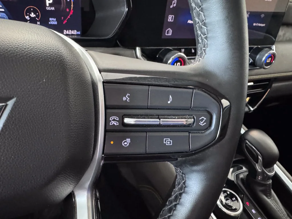 2025 Chevrolet Colorado ZR2 - Photo 14