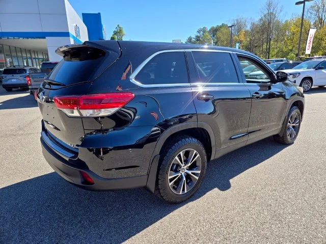 Used 2019 Black Toyota LE Plus image 8