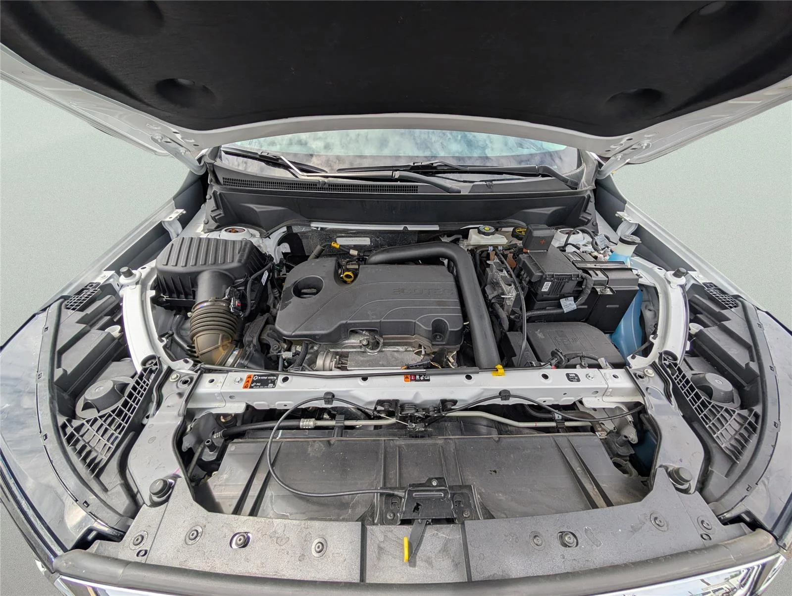 Used 2024 Summit White GMC SLE image 36