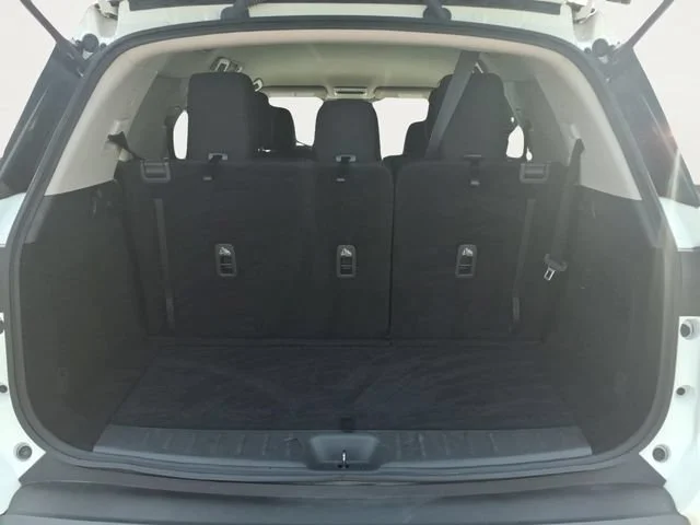 Used 2024  Nissan SV image 21