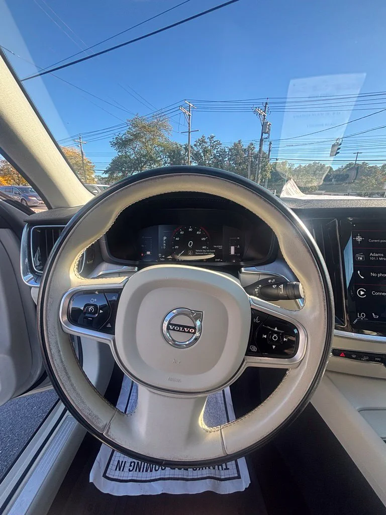 Used 2019 Beige Volvo T6 Momentum image 16