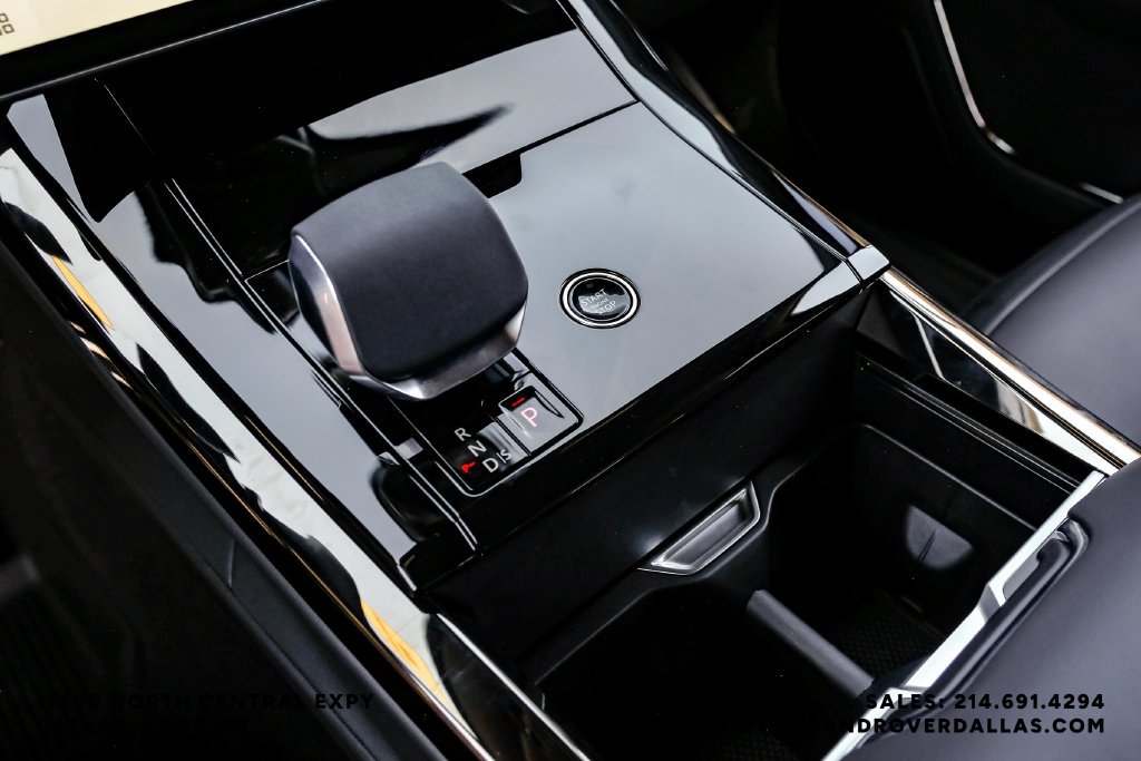 New 2026 Fuji White Land Rover Dynamic SE image 22