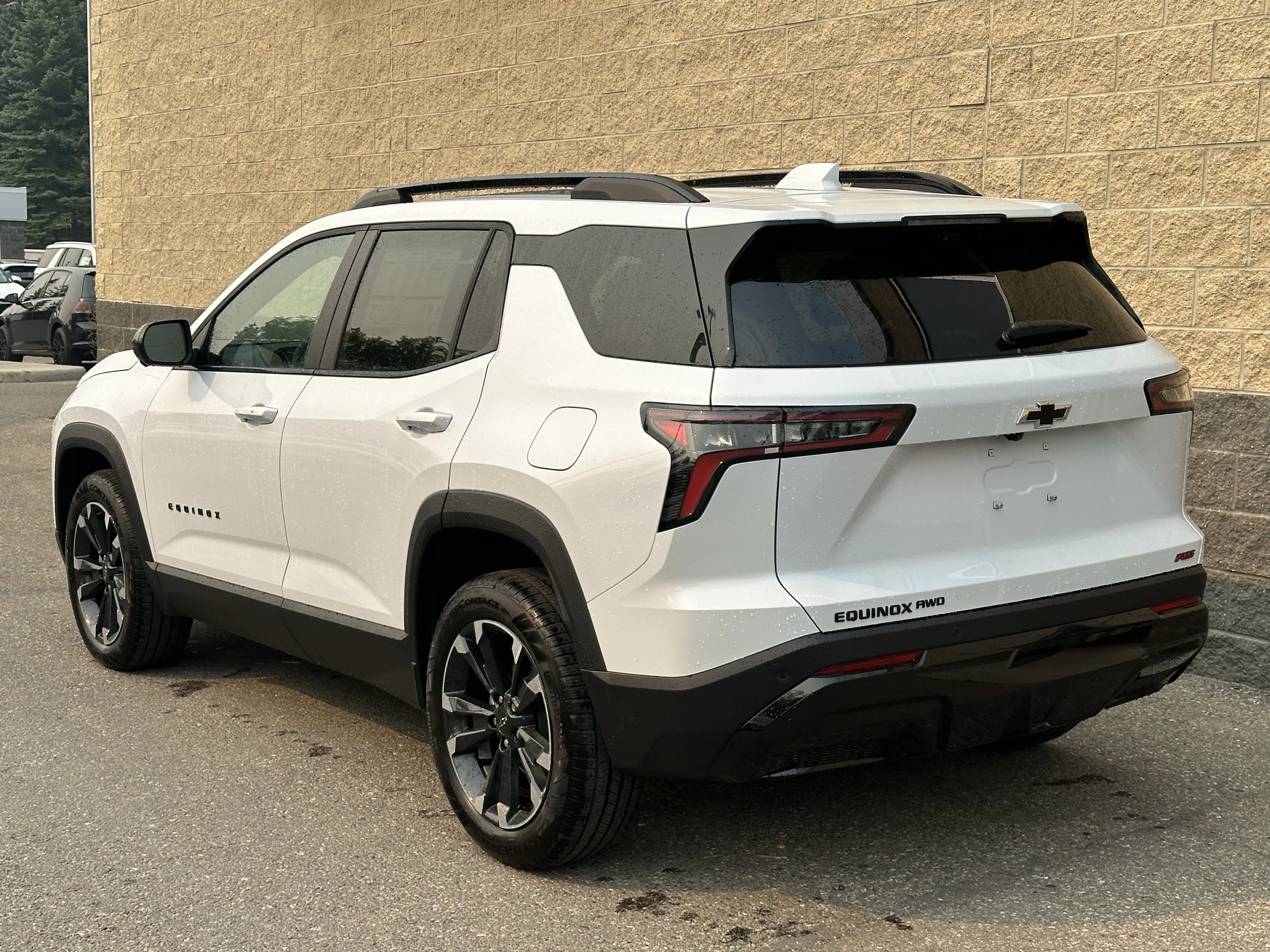 New 2027 Polar White Tricoat Chevrolet AWD RS image 4