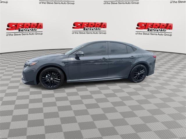 2025 Toyota Camry SE - Photo 6