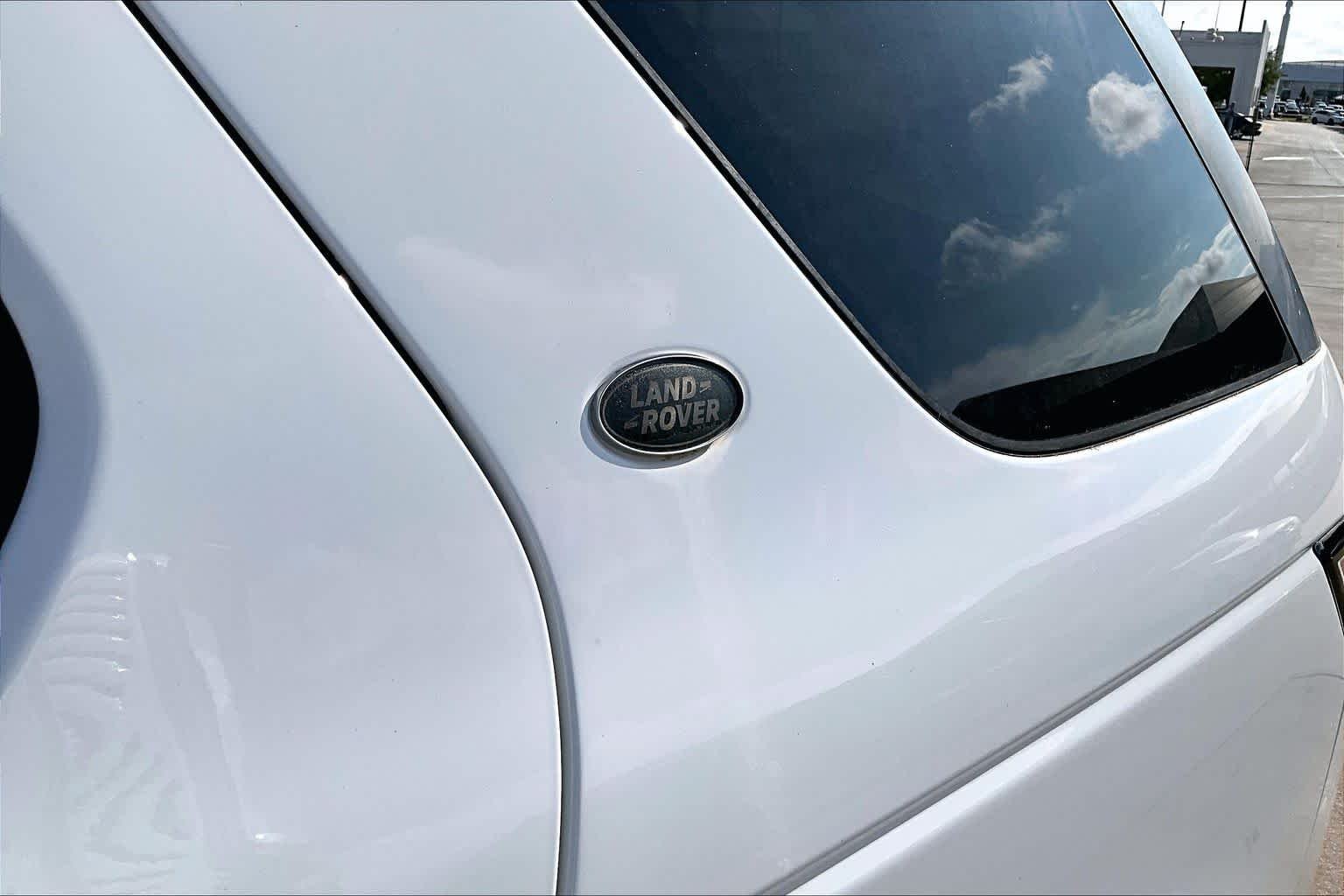 Used 2018 Fuji White Land Rover SE image 29