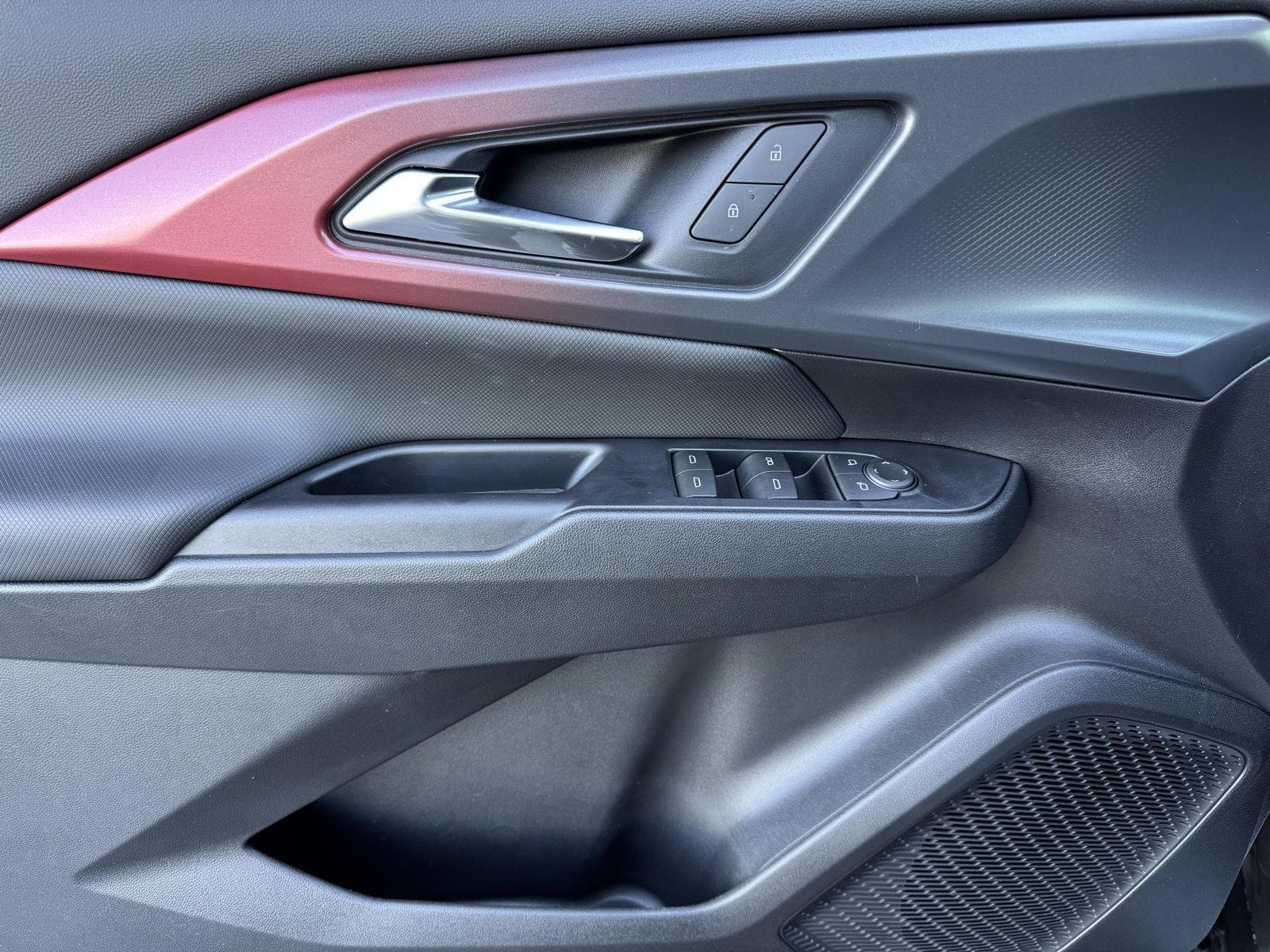 2026 Chevrolet Equinox EV RS - Photo 11