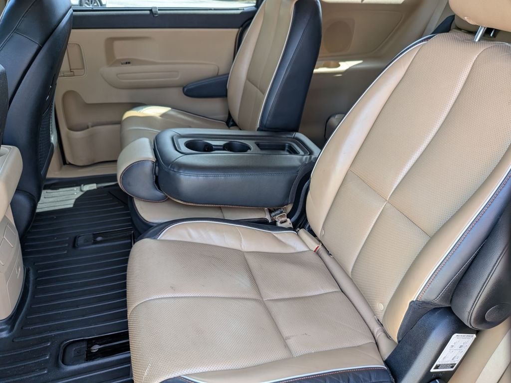 Used 2017 Black Kia LX image 29