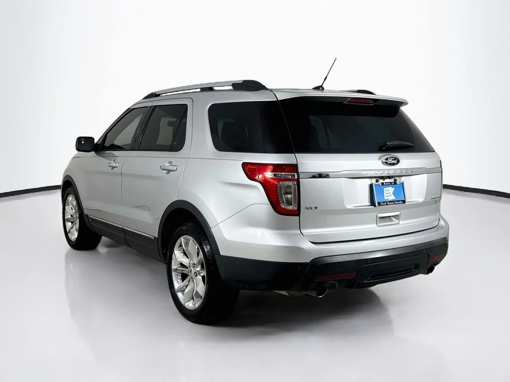 Used 2013 Ingot Silver Ford XLT image 6