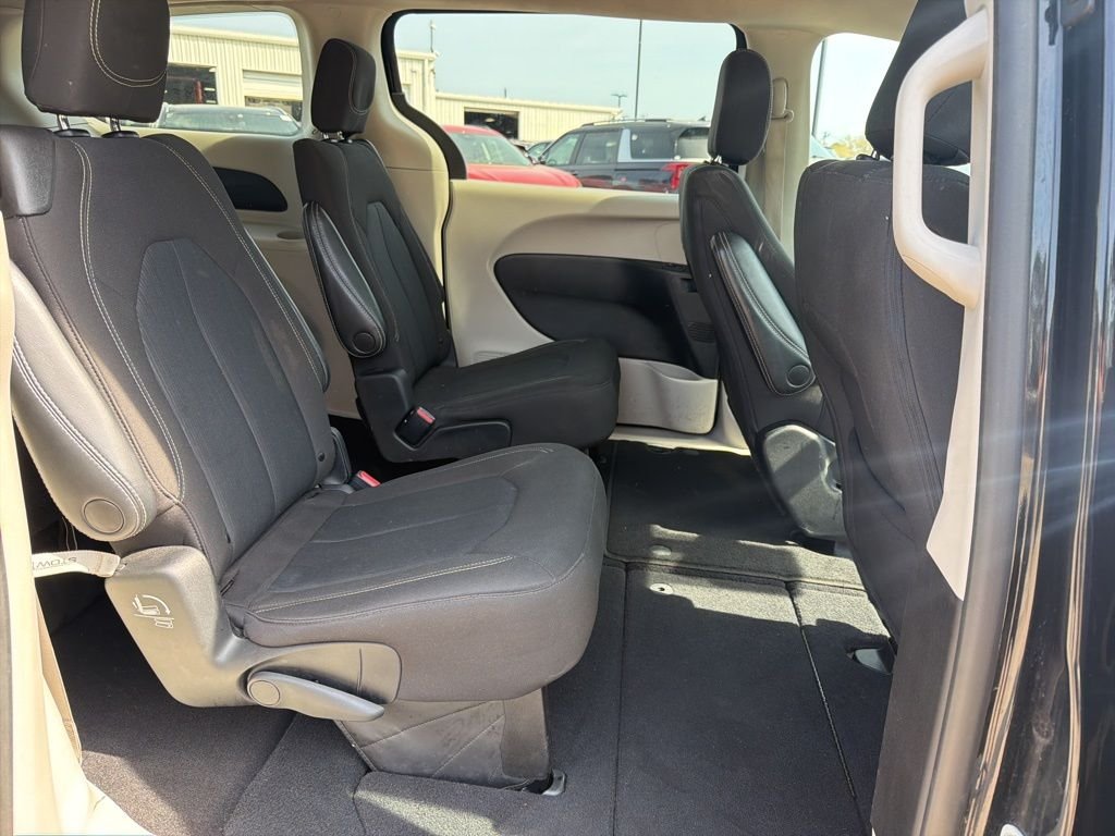 Used 2023 Black Chrysler LX image 26