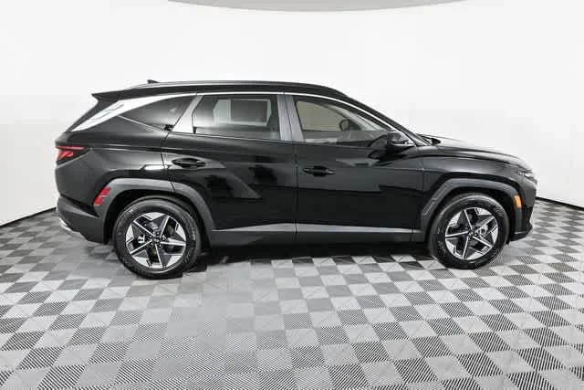 New 2026 Phantom Black Hyundai SEL FWD image 6