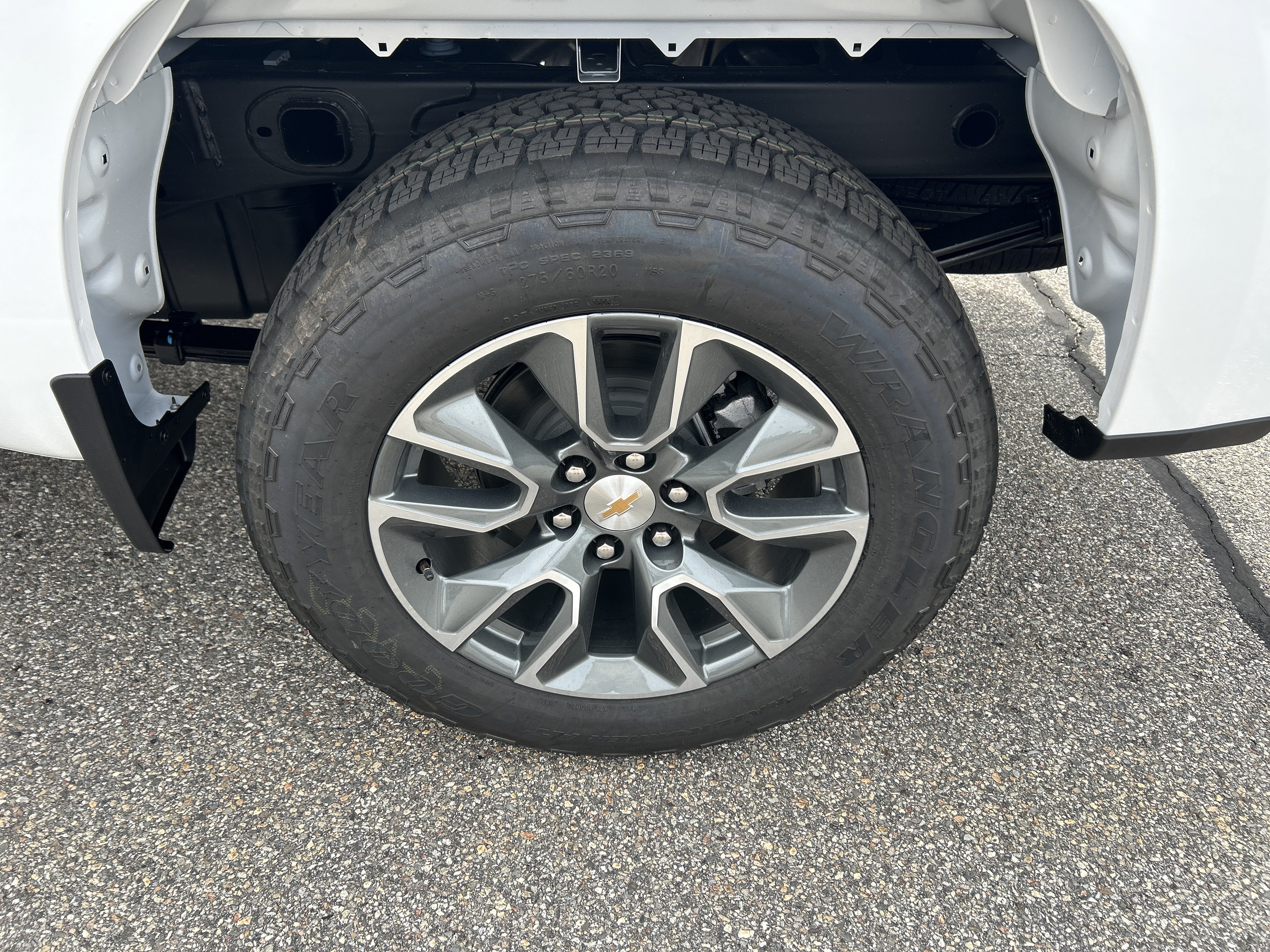 New 2026 Summit White Chevrolet LT (2FL) image 5