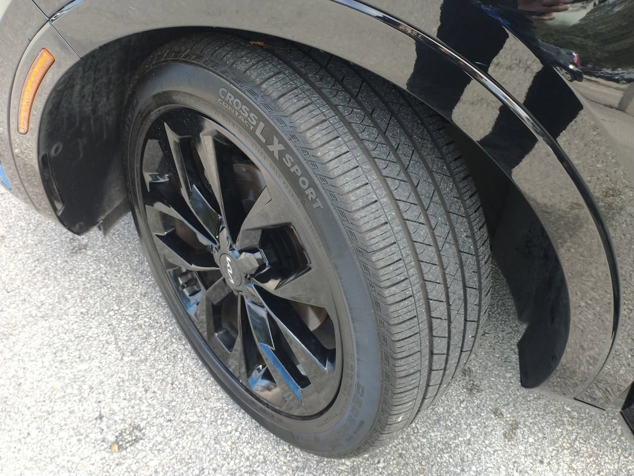 Used 2022 Ebony Black Kia SX image 35