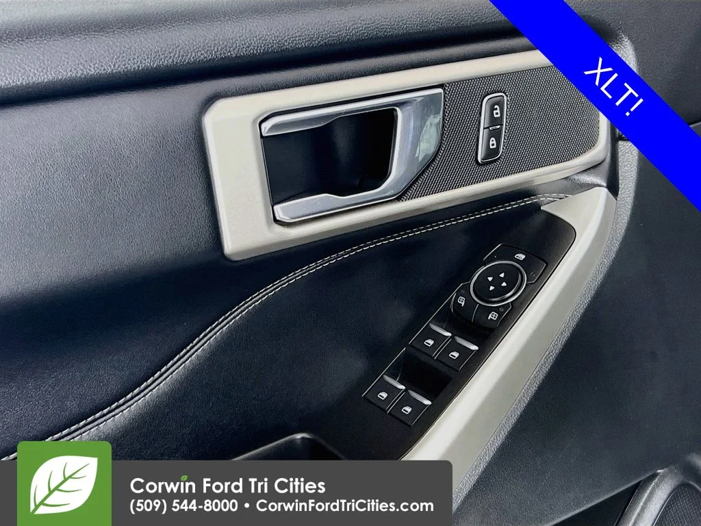 Used 2020 Silver Ford XLT image 12
