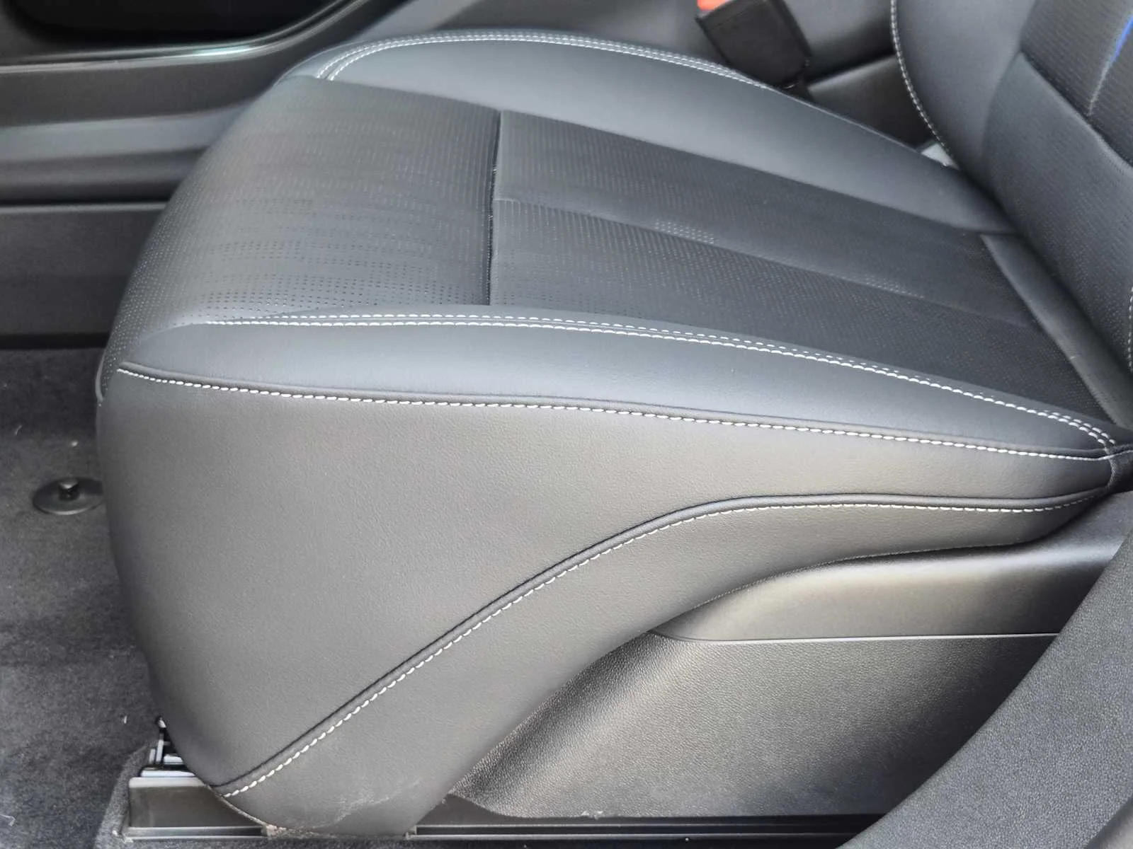 New 2027 Cashmere Cadillac Sport image 16